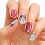 Christmas nails - Wrap it up!
