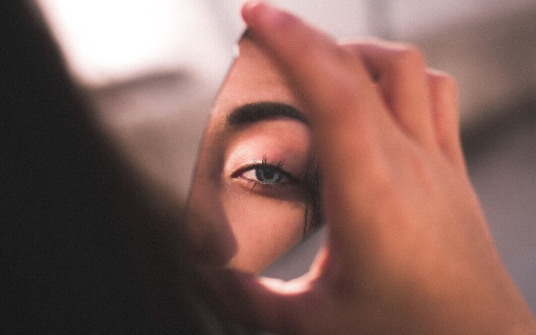 In Focus: Your Eyes. (How to look charming in those video calls)